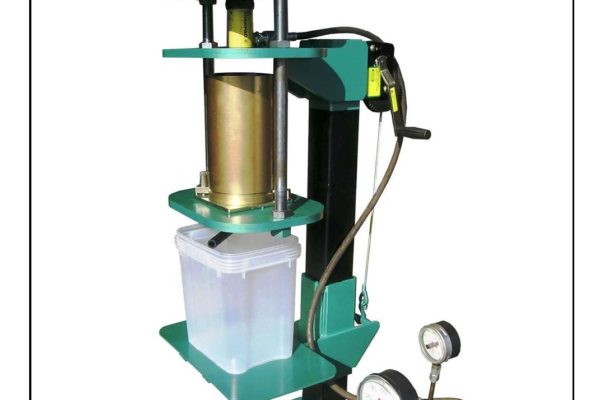 41 - Ore Press Permeability Apparatus