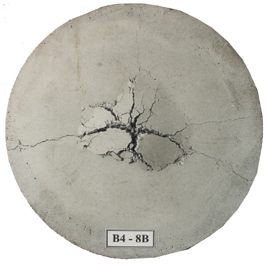 Round concrete slabs, 800 mm dia., subjected to concentrated load test, conforming to ASTM C1550