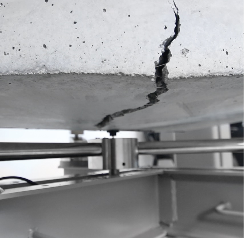 Detail of round slab test to ASTM C1550